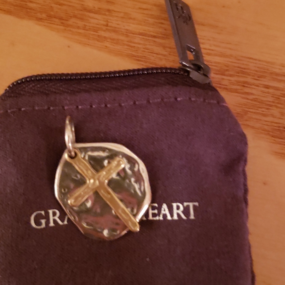 Grace&Heart Cross pendant